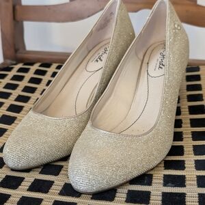 Life Stride Gold Glitter Round-Toe Pumps